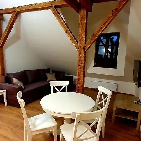 Gospodarstwo Nad Jeziorem Farm stay Zalom (Czlopa)