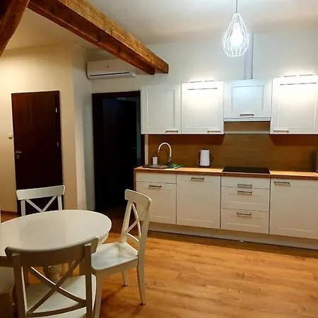 Gospodarstwo Nad Jeziorem Farm stay Zalom (Czlopa)