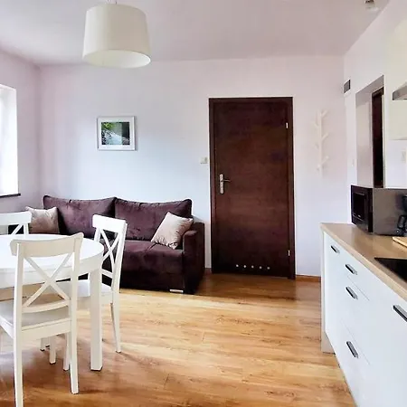 Gospodarstwo Nad Jeziorem * Zalom (Czlopa)