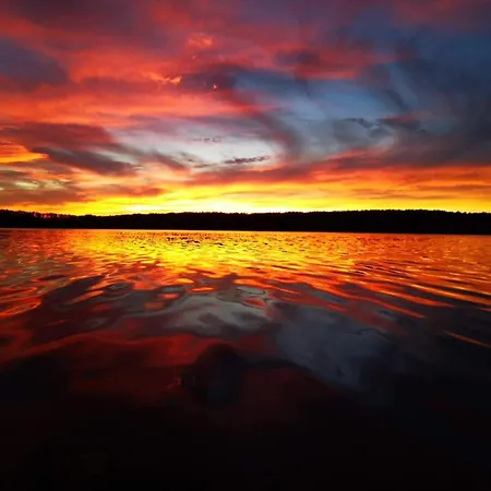 Gospodarstwo Nad Jeziorem * Zalom (Czlopa)