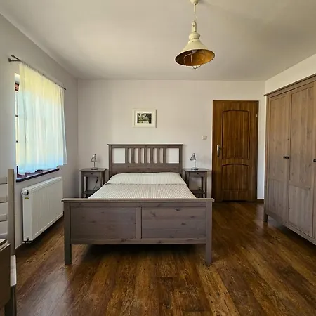 Gospodarstwo Nad Jeziorem * Zalom (Czlopa)