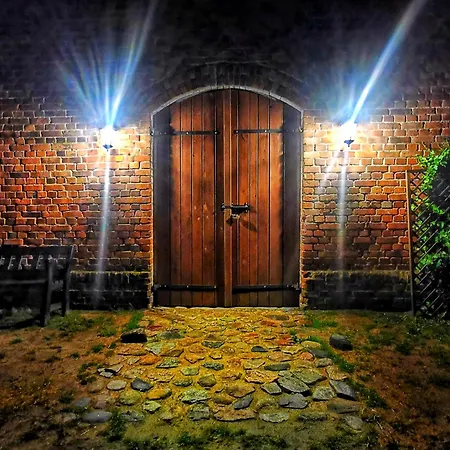 Gospodarstwo Nad Jeziorem Farm stay Zalom (Czlopa)
