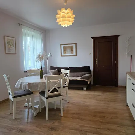 Gospodarstwo Nad Jeziorem * Zalom (Czlopa)