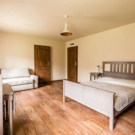 Gospodarstwo Nad Jeziorem * Zalom (Czlopa)