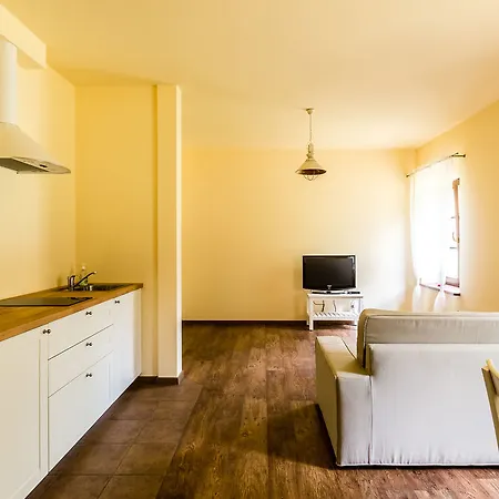 Gospodarstwo Nad Jeziorem Zalom (Czlopa)