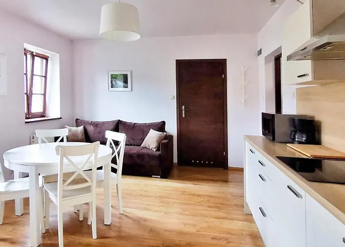 Gospodarstwo Nad Jeziorem * Zalom (Czlopa)