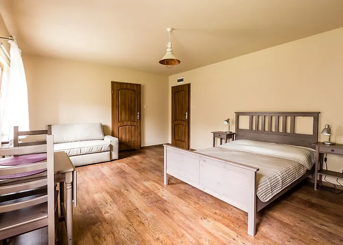 Gospodarstwo Nad Jeziorem * Zalom (Czlopa)