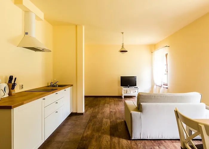 Gospodarstwo Nad Jeziorem Zalom (Czlopa)